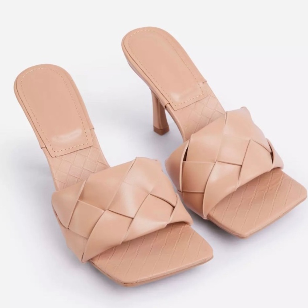 Brand new!!!! Nude Sandal